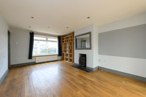Sitting Room- click for photo gallery